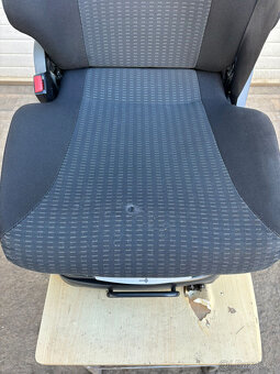 MAN TGA/TGS - sedačka řidiče - 2