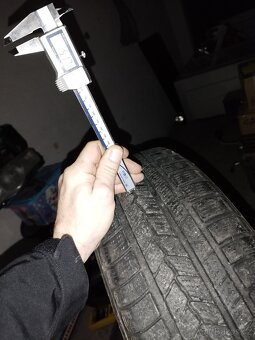 Pneu 195/65r15 - 2