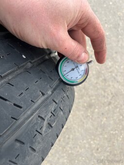 Pneu 215/65/15 C - 2