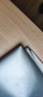 Malinký ultrabook Asus Zenbook UX21E - 2