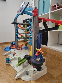 Hot wheels parkovací dráha - 2