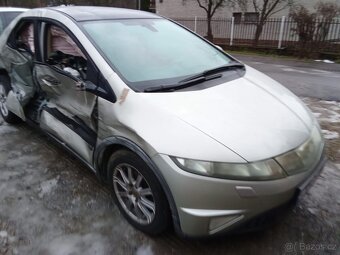 Auto na nahradne diely - 2