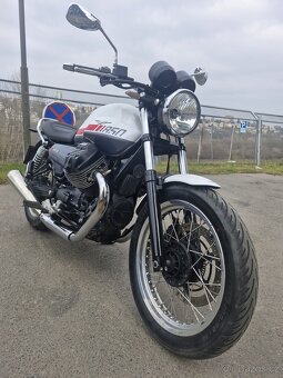 Moto Guzzi V7 Special - 2