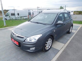 Hyundai i30 1.6 CRDi Style, 85 kW, Aut. Klima - 2
