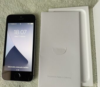 Iphone SE 32GB, nabíječka, původní nepouž.sluch.Apple, obaly - 2