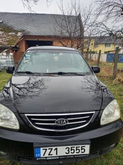 Auto Kia Karens V dobrém stavu a jezdí dobře - 2