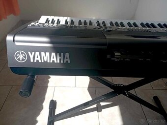 YAMAHA PSR S 670 - 2