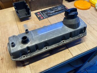 Kryt ventilů / ventilový kryt VW GOLF / ŠKODA OCTAVIA 1,9TDI - 2