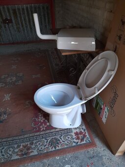 WC se zadním vývodem - 2