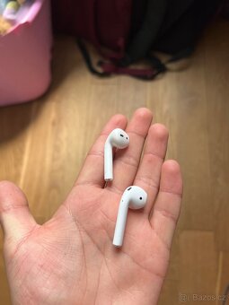 apple airpods sluchatka - 2