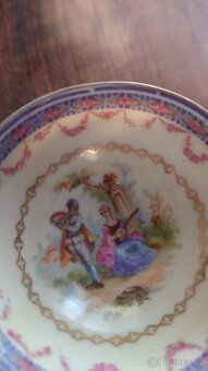 Starý porcelánový malovaný šálek - 2