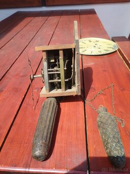 Torzo hodin se závažím - 2