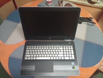 HP Pavilion 15bc202nc - 2