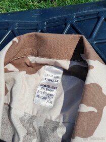 Vojenské bundokošile. - 2