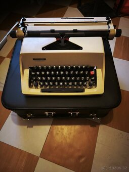 Psací stroj Consul 222 s kufříkem - 2
