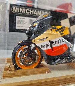 1:12 model Honda RC211V MotoGP 2005 Max Biaggi (Minichamps) - 2