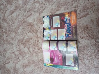 Šmoulové zapomenutá vesnice samolepkové album - 2