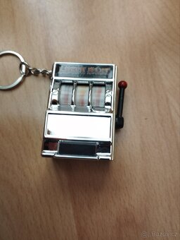 Hrací automat- klíčenka - 2
