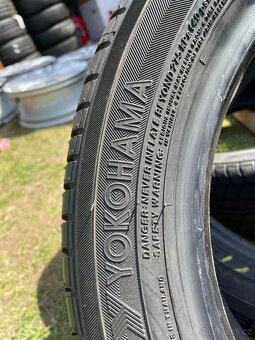 Letní pneu Yokohama BluEarth 175/55 R 15 jako nové - 2