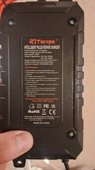 9-ti stupnová inteligentní pulzní nabíječka 12V/15A-24V8A. - 2