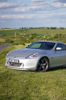 Nissan 370 Z - 2