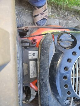 Husqvarna, benzínová sekačka - 2