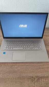 Asus VivoBook 17 X712EA | 17,3” FHD | i3 | SSD | TOP stav - 2
