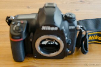 Nikon D780 - 2