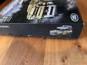 LEGO Technick Land Rover Defender - 2