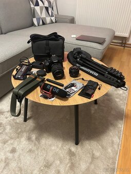 Canon 850d plus příslušenství - 2