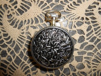 Kapesní hodinky VINTAGE průměr 4,5cm - funkční - zachovalé - 2