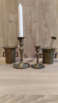 HMOŽDÍŘE A SVÍCNY - 2