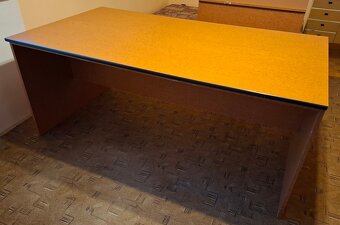 Prodám kancelářský stůl 180 x 100 cm - 2