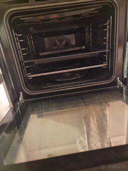 Vestavěná horkovzdušná trouba Baumatic - 2