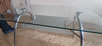 Stylový designový stůl z kovu a skla - 2