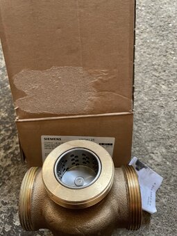 Siemens směšovač VXG 41.32-16 a pohon SAX 61.03 NOVÉ - 2