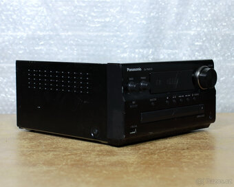 Stereosystém s CD Panasonic SA-PMX74. - 2