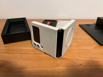 Samsung galaxy Z Flip 3 - 2