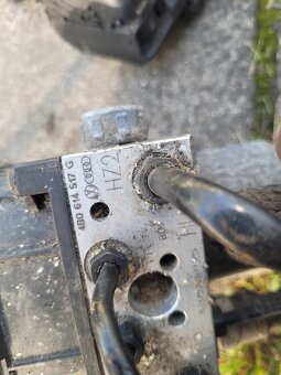 ABS Kostka 4B0 614 517 G - 2