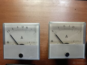 Nabízím měřící přístroje V a A - 2