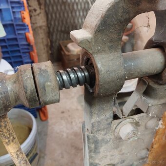 Kovářský svěrák - 2