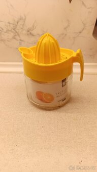 Ruční odšťavňovač citrusů - 2