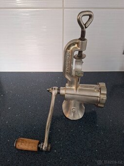 Kovový mlýnek - 2