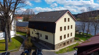 Dům přímo u jezera ve Frymburku - 2