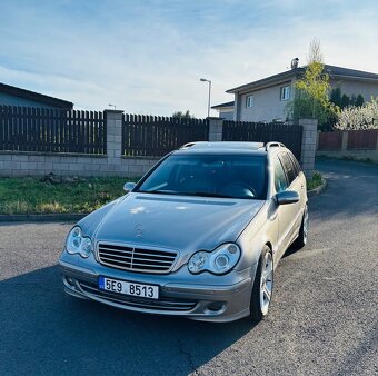 Mercedes-Benz W203 C320 - 2