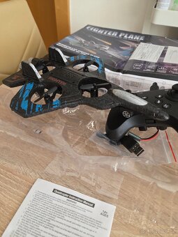 RC letadlo / dron na dálkové ovládání - 2