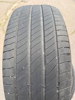 Prodam pneu Michelin 215/55r17 - 2