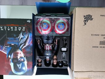 Hot toys - 2