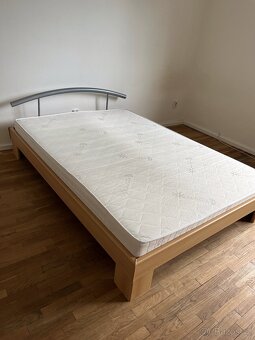 Postel s matrací 200x140 - 2