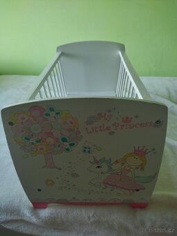 Dřevěná větší postýlka pro panenky My Little Princess - 2